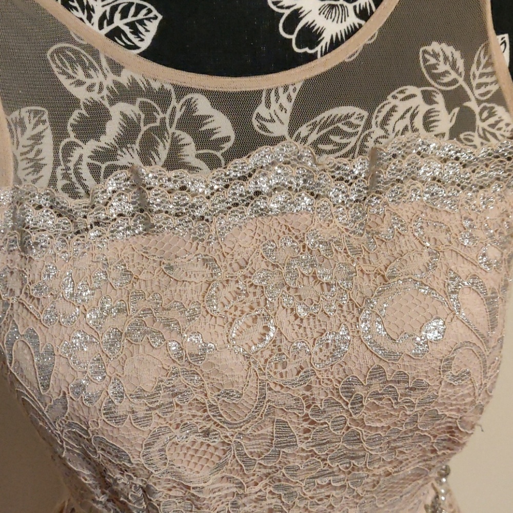 Dress - Picture 3 of 5